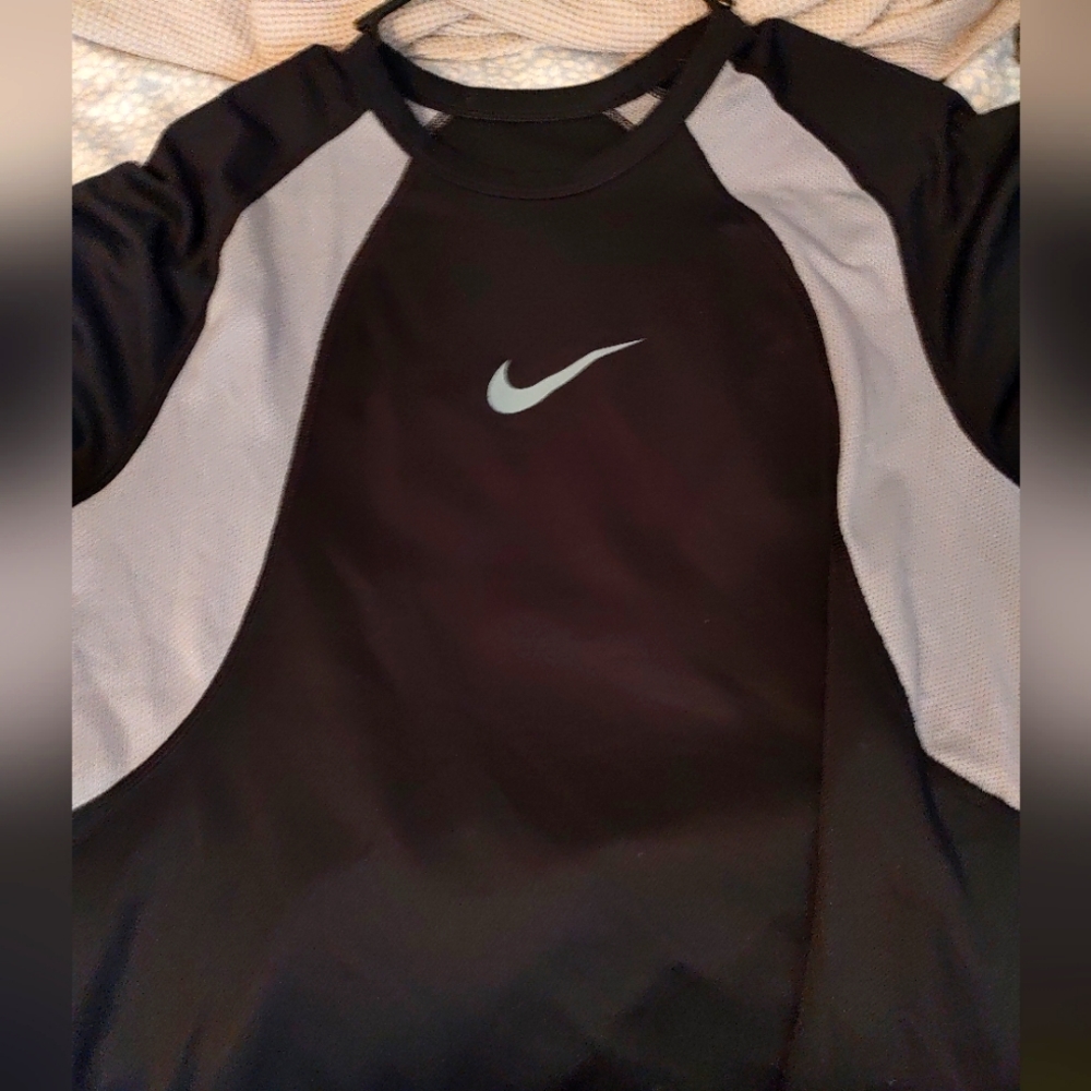 Tee - Picture 1 of 1